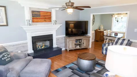 Living - 894 E Riders Way, Evans, GA 30809 photo 1 of 2