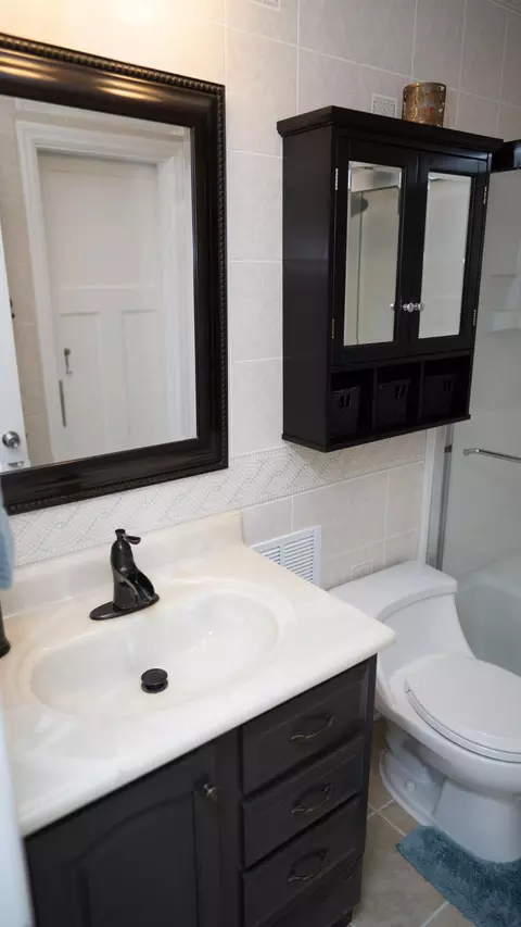 Bath - 894 E Riders Way, Evans, GA 30809 photo 3 of 8