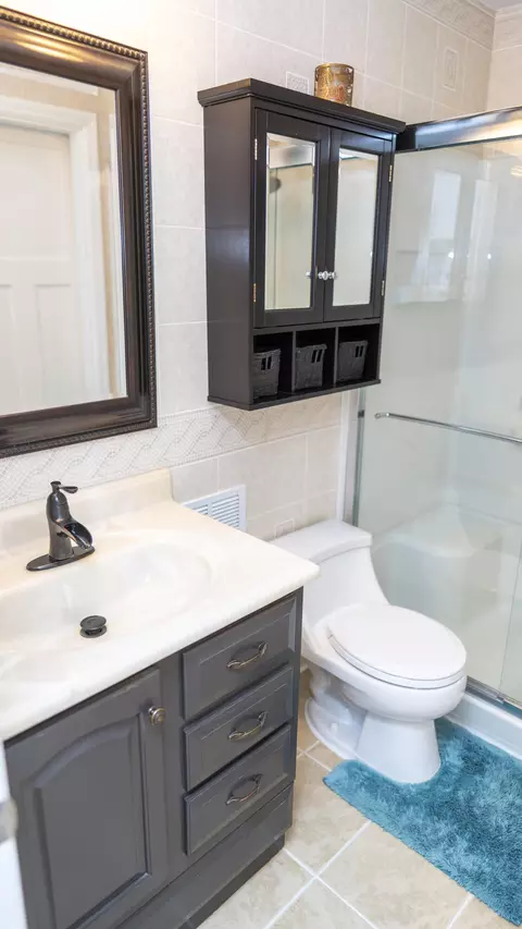Bath - 894 E Riders Way, Evans, GA 30809 photo 4 of 8