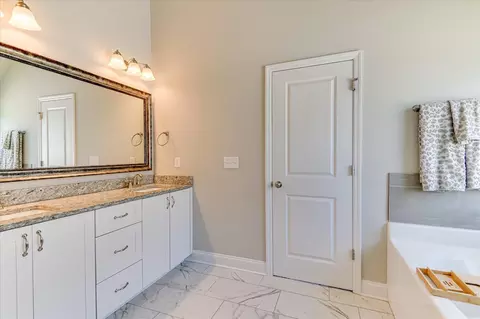Bath - 3512 Hilltop Trl, Evans, GA 30809 photo 3 of 5