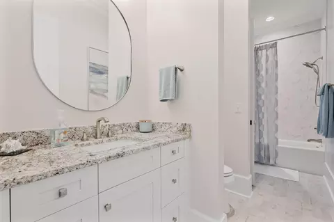 Bath - 206 Campanile Ct, Evans, GA 30809 photo 6 of 8