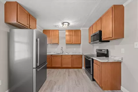 Kitchen - 113 Rivers Cir, Thomson, GA 30824 photo 2 of 2