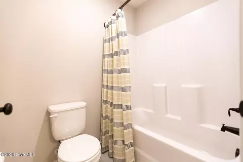 Bath - 5411 Copse Dr, Augusta, GA 30909 photo 6 of 6