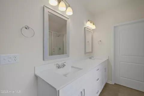 Bath - 3056 Brems Dr, Augusta, GA 30909 photo 4 of 5