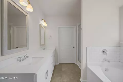 Bath - 3056 Brems Dr, Augusta, GA 30909 photo 3 of 5