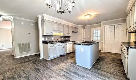 Kitchen - 159 Moss Creek Dr, Augusta, GA 30907 photo 6 of 10
