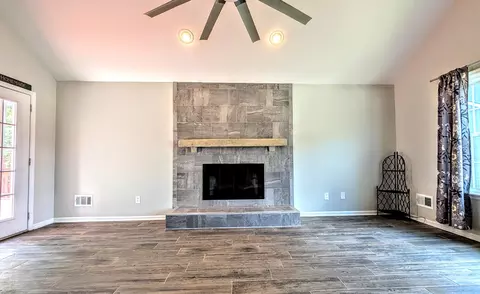 Living - 159 Moss Creek Dr, Augusta, GA 30907 photo 4 of 4