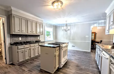 Kitchen - 159 Moss Creek Dr, Augusta, GA 30907 photo 2 of 10