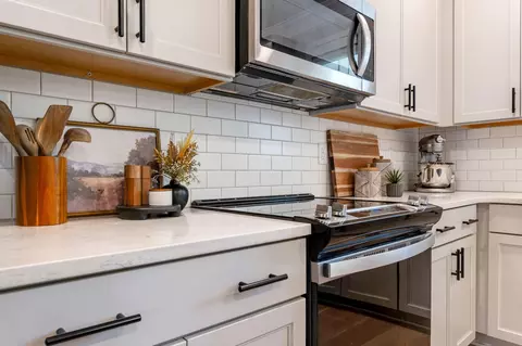 Kitchen - 3482 Hilltop Trl, Evans, GA 30809 photo 6 of 7