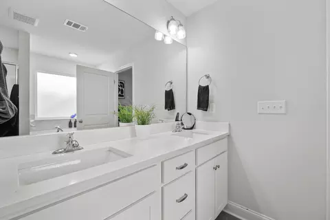 Bath - 2249 Belair Spring Rd, Augusta, GA 30909 photo 4 of 5