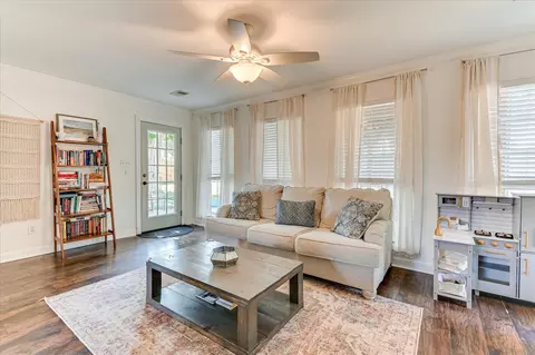 Living - 1162 Oakton Trl, Evans, GA 30809 photo 3 of 4