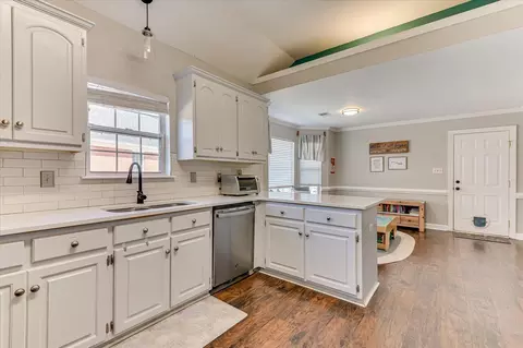 Kitchen - 1162 Oakton Trl, Evans, GA 30809 photo 2 of 6