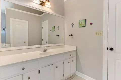 Bath - 1162 Oakton Trl, Evans, GA 30809 photo 1 of 7