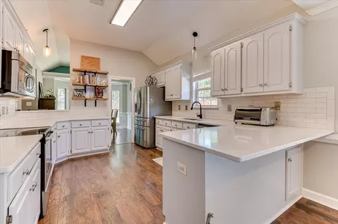 Kitchen - 1162 Oakton Trl, Evans, GA 30809 photo 4 of 6