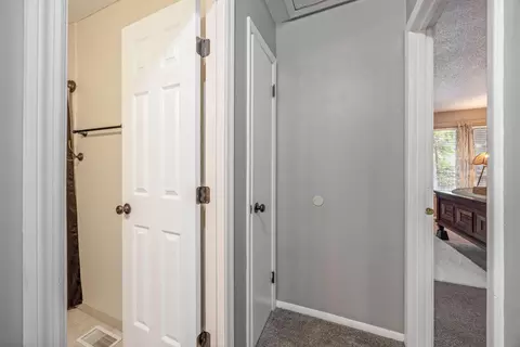 Entry Way - 3207 W Wimbledon Dr, Augusta, GA 30909 photo 9 of 9