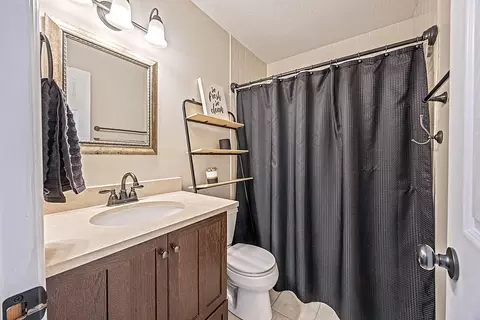 Bath - 3207 W Wimbledon Dr, Augusta, GA 30909 photo 1 of 3