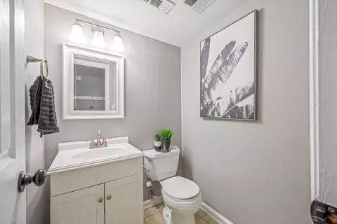 Bath - 3207 W Wimbledon Dr, Augusta, GA 30909 photo 3 of 3