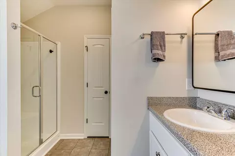 Bath - 894 Goodale Dr, Augusta, GA 30909 photo 2 of 6