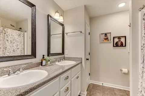 Bath - 894 Goodale Dr, Augusta, GA 30909 photo 6 of 6