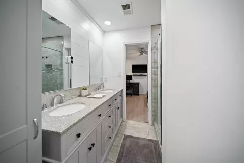 Bath - 813 Mitchell St, Augusta, GA 30907 photo 3 of 5