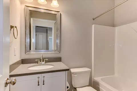 Bath - 1882 Preservation Cir, Evans, GA 30809 photo 1 of 7
