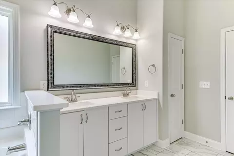 Bath - 1882 Preservation Cir, Evans, GA 30809 photo 6 of 7