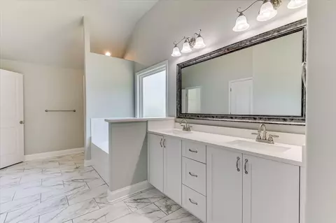 Bath - 1882 Preservation Cir, Evans, GA 30809 photo 2 of 7