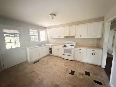 Kitchen - 731 Hillcrest Dr, Thomson, GA 30824 photo 1 of 2