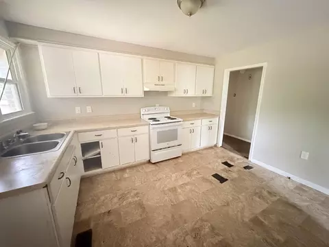 Kitchen - 731 Hillcrest Dr, Thomson, GA 30824 photo 2 of 2