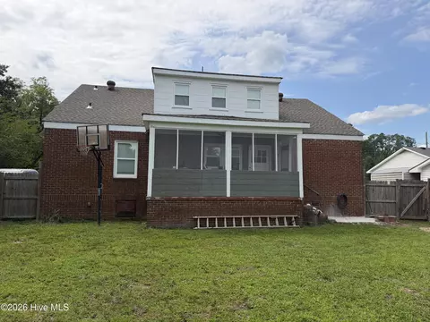 Exterior - 225 Gordon St, Thomson, GA 30824 photo 5 of 5
