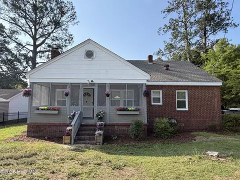 225 Gordon St, Thomson, GA 30824