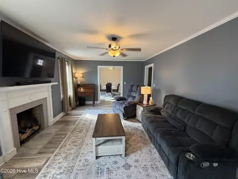 Living - 225 Gordon St, Thomson, GA 30824 photo 2 of 2