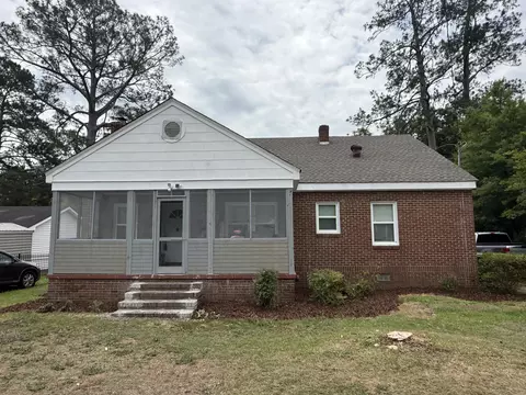 225 Gordon St, Thomson, GA 30824
