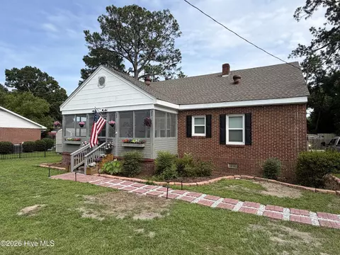 225 Gordon St, Thomson, GA 30824