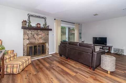 Living - 856 Wimbledon Dr, Augusta, GA 30909 photo 1 of 4
