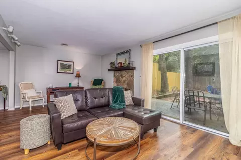 Living - 856 Wimbledon Dr, Augusta, GA 30909 photo 2 of 4