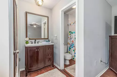 Bath - 856 Wimbledon Dr, Augusta, GA 30909 photo 2 of 4