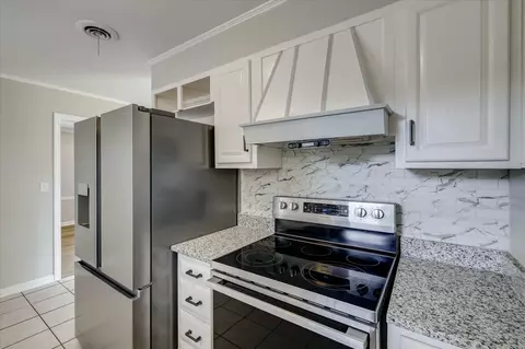 Kitchen - 3318 Westcliffe Ct, Augusta, GA 30907 photo 4 of 6