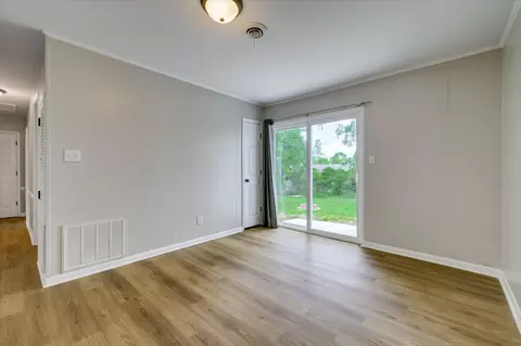 Living - 3318 Westcliffe Ct, Augusta, GA 30907 photo 5 of 8