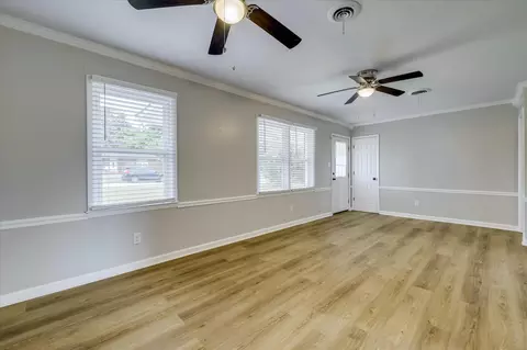 Living - 3318 Westcliffe Ct, Augusta, GA 30907 photo 4 of 8