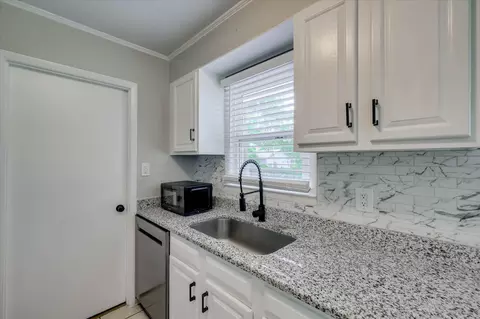 Kitchen - 3318 Westcliffe Ct, Augusta, GA 30907 photo 2 of 6