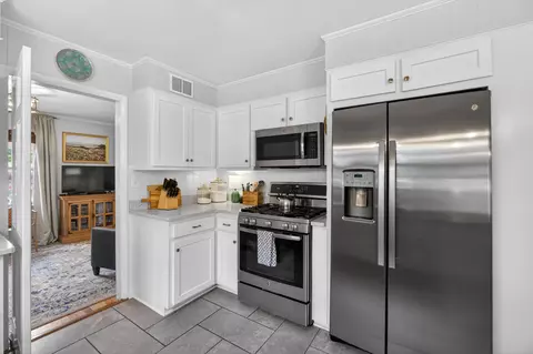 Kitchen - 3217 Ramsgate Rd, Augusta, GA 30909 photo 4 of 6