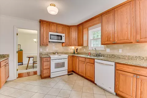 Kitchen - 128 Sugar Maple Ln, Martinez, GA 30907 photo 2 of 5