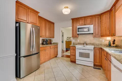Kitchen - 128 Sugar Maple Ln, Martinez, GA 30907 photo 3 of 5