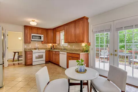 Kitchen - 128 Sugar Maple Ln, Martinez, GA 30907 photo 4 of 5
