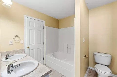 Bath - 329 Hogan Way, Evans, GA 30809 photo 4 of 4