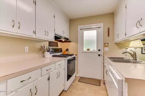 Kitchen - 3320 Emerson Dr, Augusta, GA 30906 photo 3 of 8