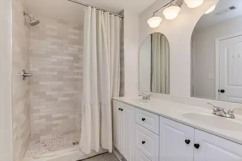 Bath - 2611 Sherborne Ct, Augusta, GA 30909 photo 1 of 3