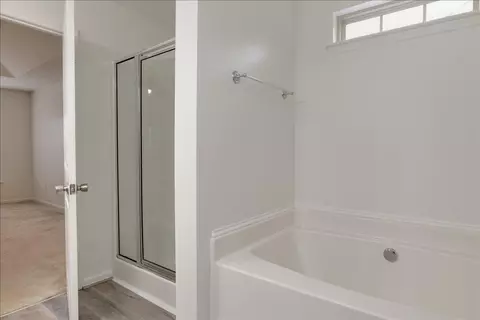 Bath - 606 Todd Rd, Martinez, GA 30907 photo 2 of 3