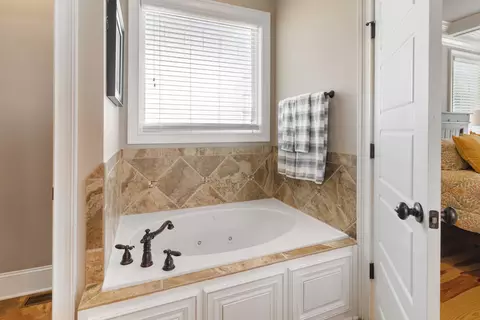 Bath - 314 Kirkwood Dr, Evans, GA 30809 photo 3 of 10